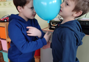 Zabawy taneczne z balonami