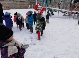 Na śniegu bawimy się bezpiecznie