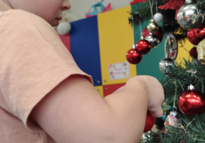 Przystrajanie choinki