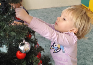 Przystrajanie choinki