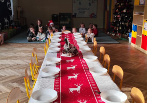 Uroczyste przystrojenie stołu.