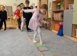 KAŻDY PRZEDSZKOLAK CI POWIE, ŻE RUCH RÓWNA SIĘ ZDROWIE!