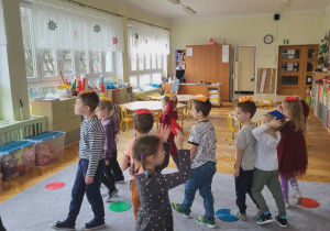 Zabawy matematyczno-ruchowe