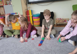 Zabawy matematyczno-ruchowe