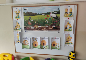 Tablica dydaktyczna w sali.