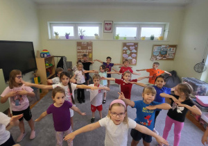 Mali Odkrywcy na Torze Przeszkód! Nasze Przedszkolaki w Akcji