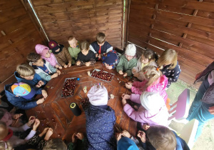 Witaj, jesieni! Kasztanowe ludki w naszym przedszkolu