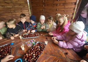 Witaj, jesieni! Kasztanowe ludki w naszym przedszkolu