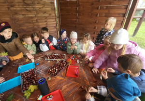 Witaj, jesieni! Kasztanowe ludki w naszym przedszkolu