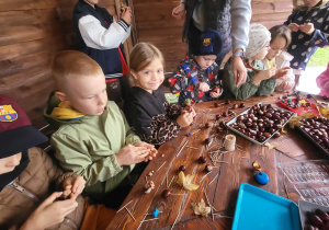 Witaj, jesieni! Kasztanowe ludki w naszym przedszkolu
