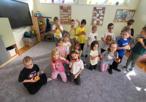 Mali Odkrywcy w Akcji: Dzień Jabłka