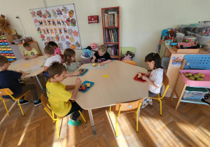 Mali Odkrywcy w Akcji: Dzień Jabłka